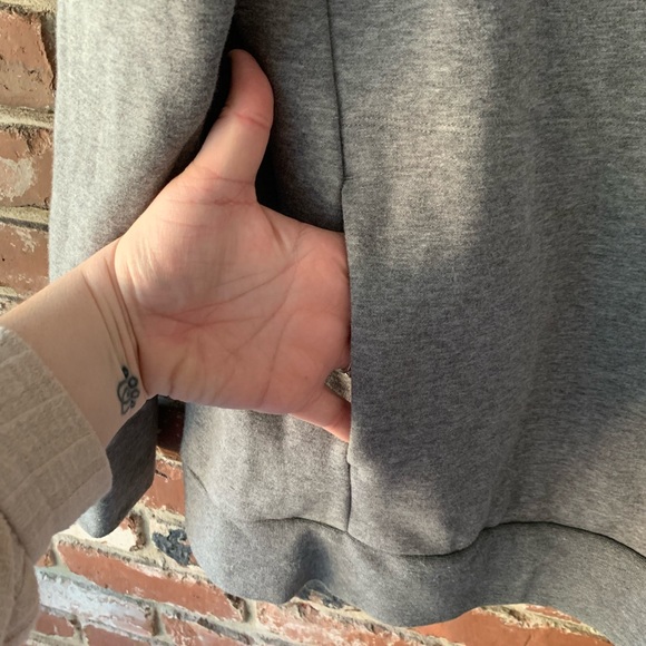 Fabletics Sweatshirt - Picture 4 of 7